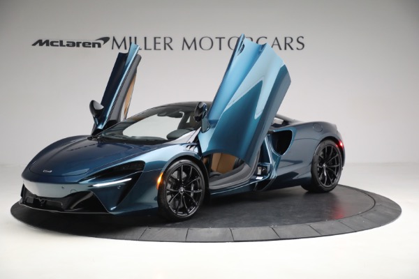 New 2023 McLaren Artura TechLux for sale $263,525 at Alfa Romeo of Greenwich in Greenwich CT 06830 13