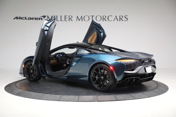 New 2023 McLaren Artura TechLux for sale $263,525 at Alfa Romeo of Greenwich in Greenwich CT 06830 14