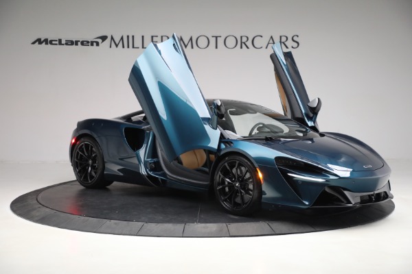 New 2023 McLaren Artura TechLux for sale $263,525 at Alfa Romeo of Greenwich in Greenwich CT 06830 16
