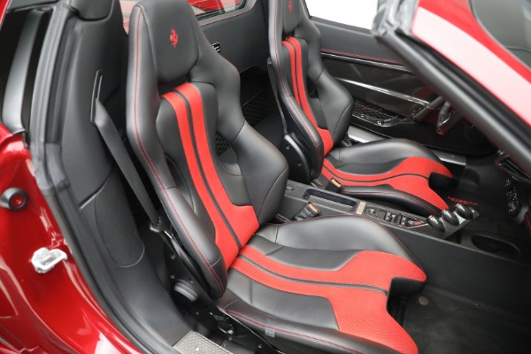 Used 2015 Ferrari 458 Speciale Aperta for sale $979,900 at Alfa Romeo of Greenwich in Greenwich CT 06830 24