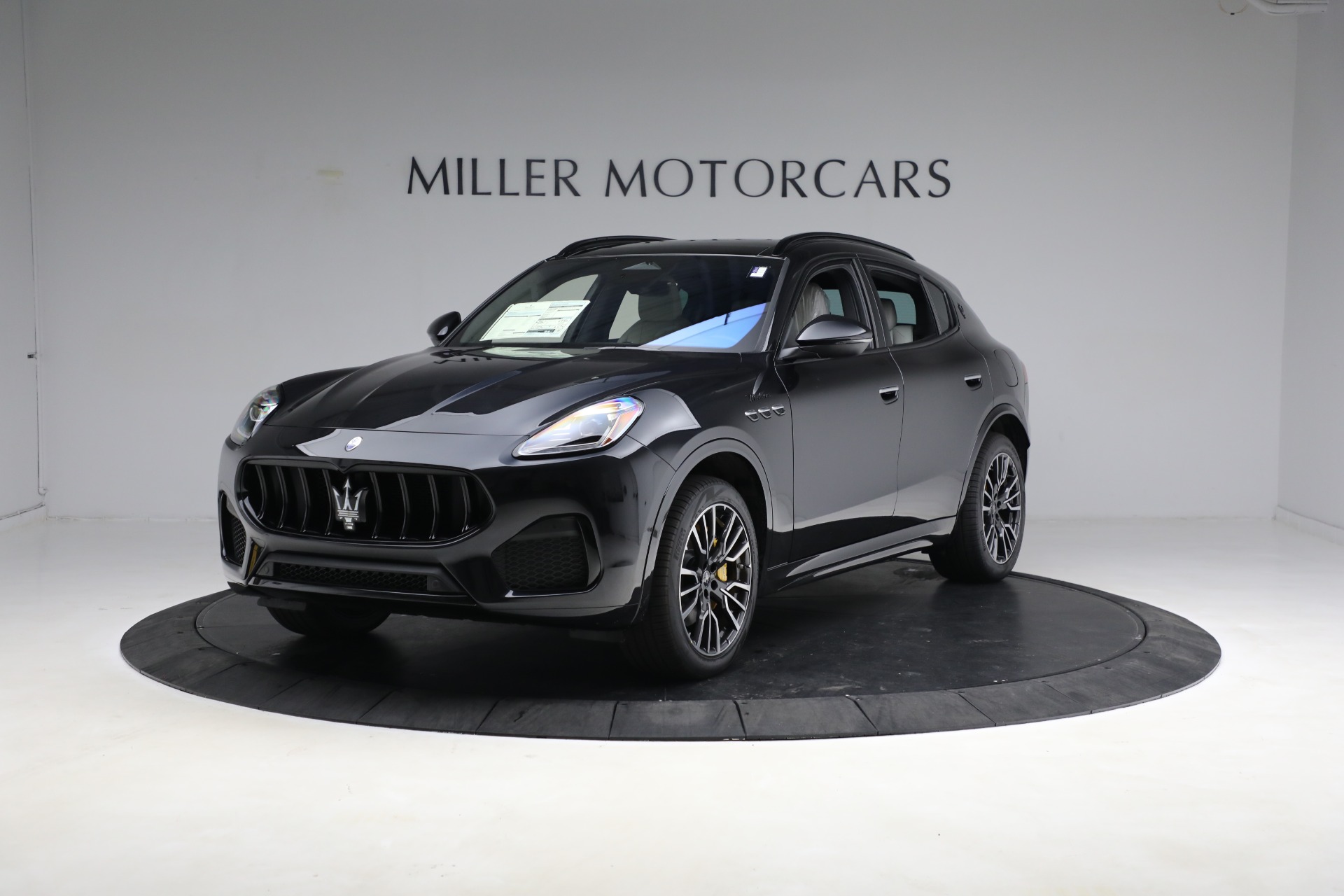 New 2023 Maserati Grecale Modena for sale $85,101 at Alfa Romeo of Greenwich in Greenwich CT 06830 1