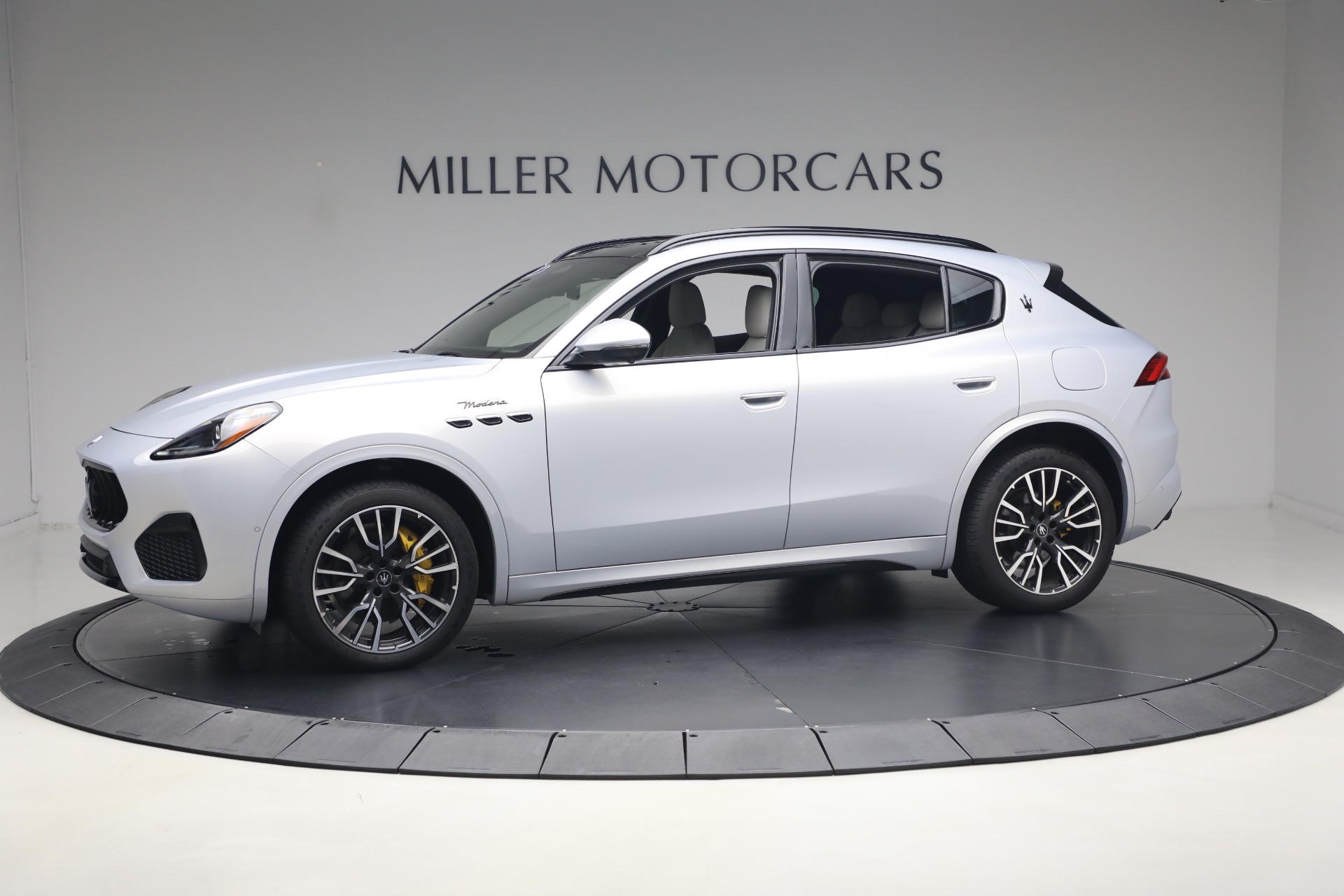 Used 2023 Maserati Grecale Modena for sale $44,900 at Alfa Romeo of Greenwich in Greenwich CT 06830 1