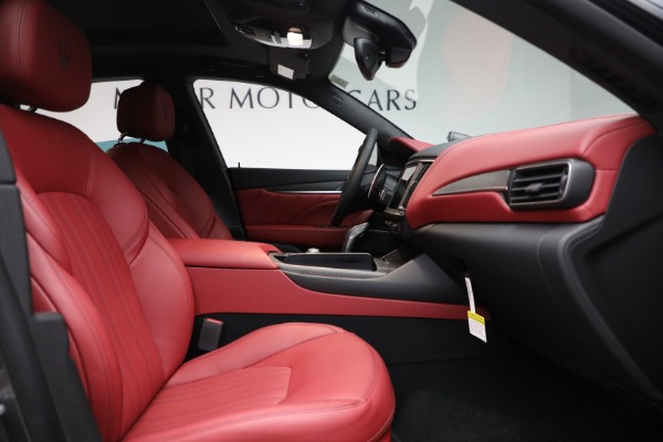 New 2023 Maserati Levante Modena for sale $117,285 at Alfa Romeo of Greenwich in Greenwich CT 06830 16