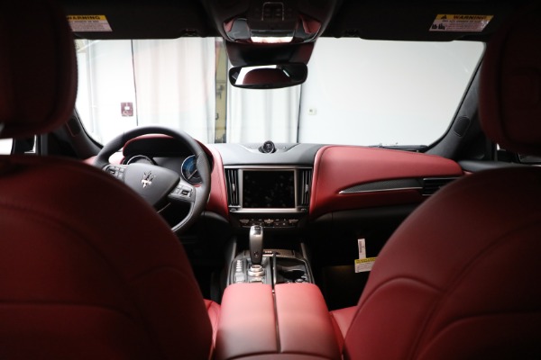 New 2023 Maserati Levante Modena for sale $117,285 at Alfa Romeo of Greenwich in Greenwich CT 06830 27