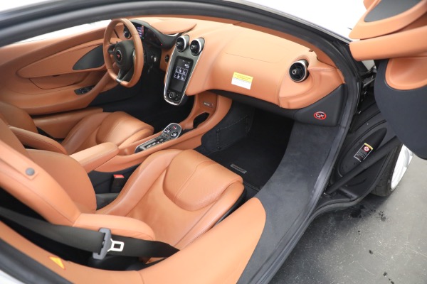 Used 2017 McLaren 570S for sale $166,900 at Alfa Romeo of Greenwich in Greenwich CT 06830 23