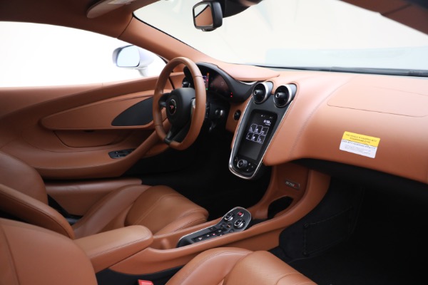 Used 2017 McLaren 570S for sale $166,900 at Alfa Romeo of Greenwich in Greenwich CT 06830 27