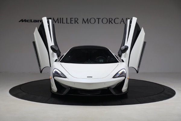 Used 2017 McLaren 570S for sale $138,900 at Alfa Romeo of Greenwich in Greenwich CT 06830 13