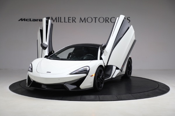 Used 2017 McLaren 570S for sale $138,900 at Alfa Romeo of Greenwich in Greenwich CT 06830 14