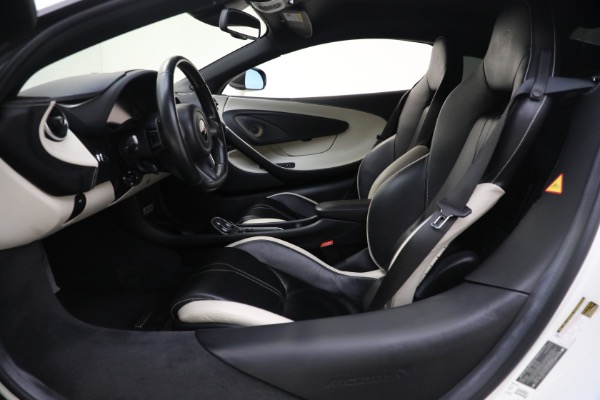 Used 2017 McLaren 570S for sale $138,900 at Alfa Romeo of Greenwich in Greenwich CT 06830 21
