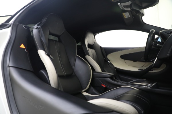Used 2017 McLaren 570S for sale $138,900 at Alfa Romeo of Greenwich in Greenwich CT 06830 23
