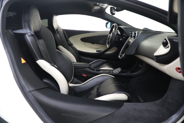 Used 2017 McLaren 570S for sale $138,900 at Alfa Romeo of Greenwich in Greenwich CT 06830 24
