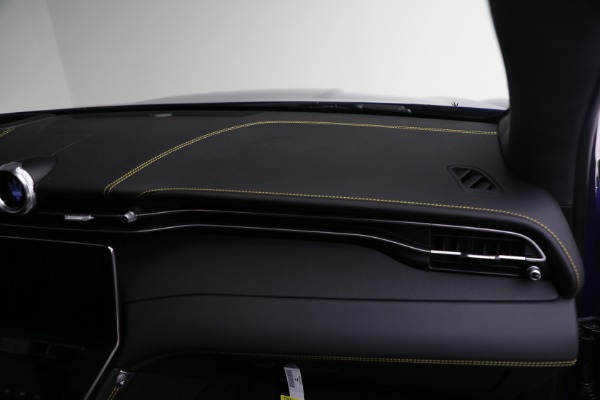 New 2023 Maserati Grecale Trofeo for sale $121,455 at Alfa Romeo of Greenwich in Greenwich CT 06830 19