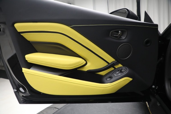 Used 2023 Aston Martin Vantage V12 for sale $412,286 at Alfa Romeo of Greenwich in Greenwich CT 06830 25