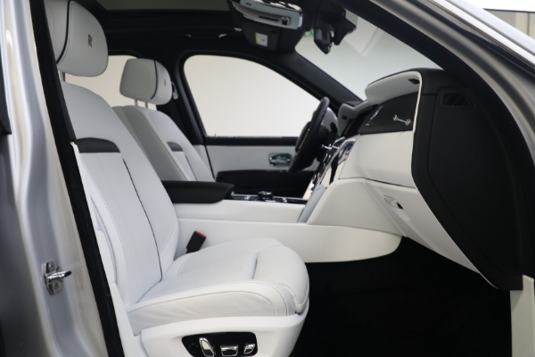 Used 2020 Rolls-Royce Cullinan for sale $305,900 at Alfa Romeo of Greenwich in Greenwich CT 06830 27