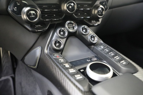 New 2023 Aston Martin Vantage V8 for sale $180,286 at Alfa Romeo of Greenwich in Greenwich CT 06830 17