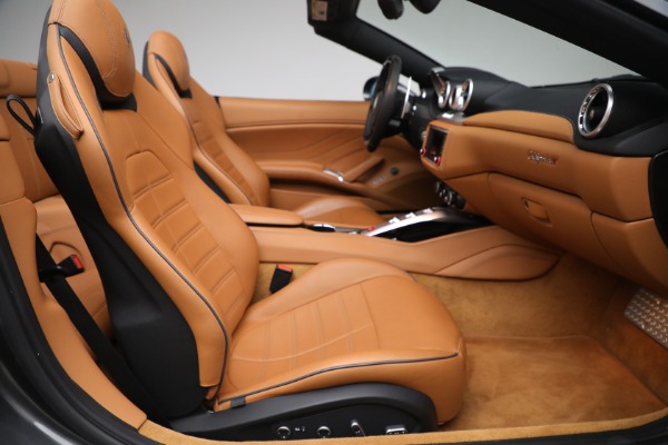 Used 2017 Ferrari California T for sale $151,900 at Alfa Romeo of Greenwich in Greenwich CT 06830 23