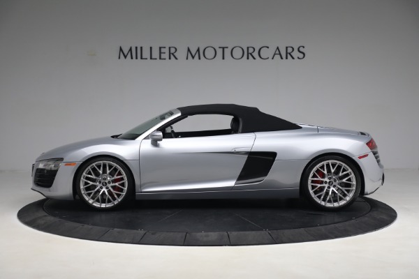 Used 2015 Audi R8 4.2 quattro Spyder for sale $149,900 at Alfa Romeo of Greenwich in Greenwich CT 06830 14