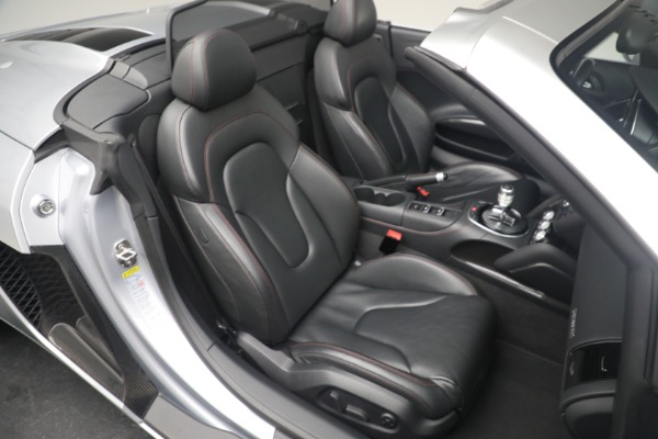 Used 2015 Audi R8 4.2 quattro Spyder for sale $149,900 at Alfa Romeo of Greenwich in Greenwich CT 06830 25