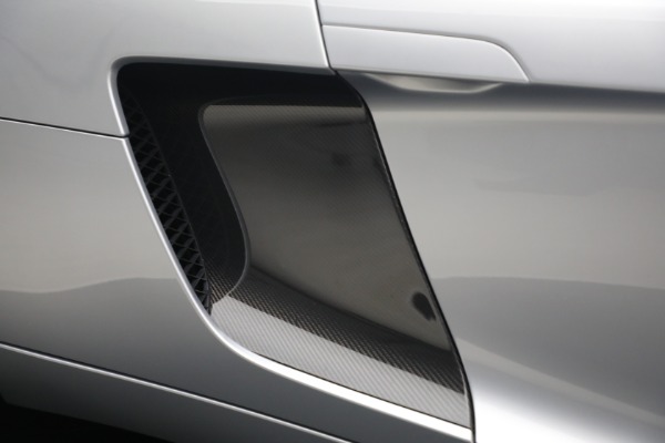Used 2015 Audi R8 4.2 quattro Spyder for sale $149,900 at Alfa Romeo of Greenwich in Greenwich CT 06830 27