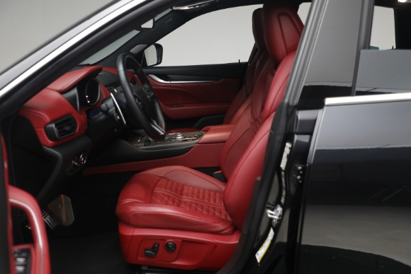 Used 2019 Maserati Levante Trofeo for sale $81,900 at Alfa Romeo of Greenwich in Greenwich CT 06830 21