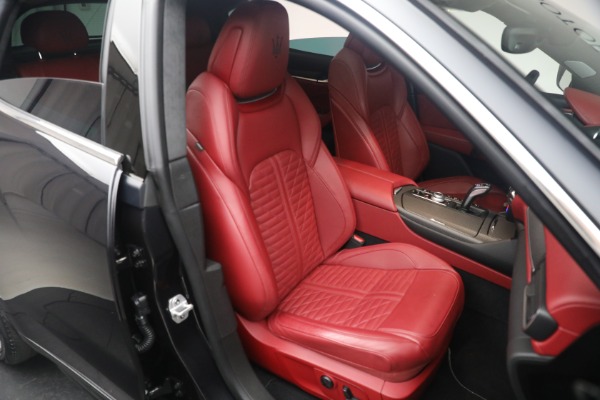 Used 2019 Maserati Levante Trofeo for sale $81,900 at Alfa Romeo of Greenwich in Greenwich CT 06830 27