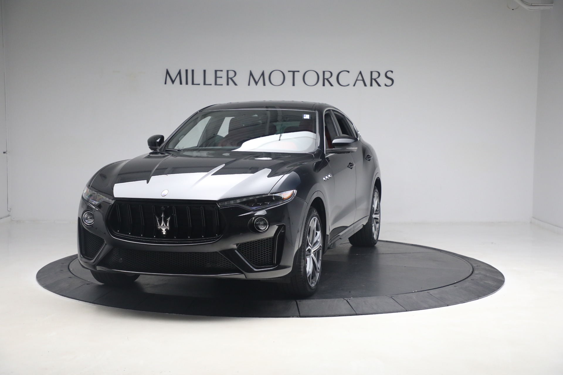 Used 2019 Maserati Levante Trofeo for sale $81,900 at Alfa Romeo of Greenwich in Greenwich CT 06830 1