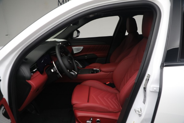 New 2023 Maserati Grecale Trofeo for sale $110,095 at Alfa Romeo of Greenwich in Greenwich CT 06830 14