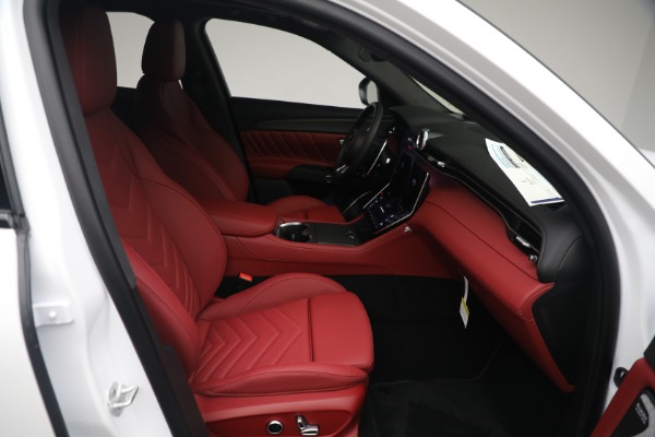 New 2023 Maserati Grecale Trofeo for sale $110,095 at Alfa Romeo of Greenwich in Greenwich CT 06830 15