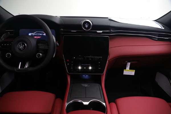 New 2023 Maserati Grecale Trofeo for sale $110,095 at Alfa Romeo of Greenwich in Greenwich CT 06830 23
