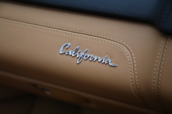 Used 2014 Ferrari California for sale $136,900 at Alfa Romeo of Greenwich in Greenwich CT 06830 27
