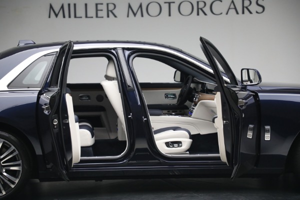 Used 2021 Rolls-Royce Ghost for sale $299,900 at Alfa Romeo of Greenwich in Greenwich CT 06830 26