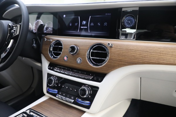 Used 2021 Rolls-Royce Ghost for sale $299,900 at Alfa Romeo of Greenwich in Greenwich CT 06830 28