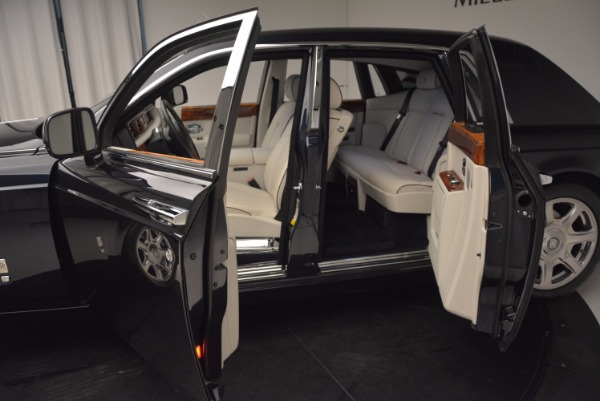 Used 2011 Rolls-Royce Phantom for sale Sold at Alfa Romeo of Greenwich in Greenwich CT 06830 5