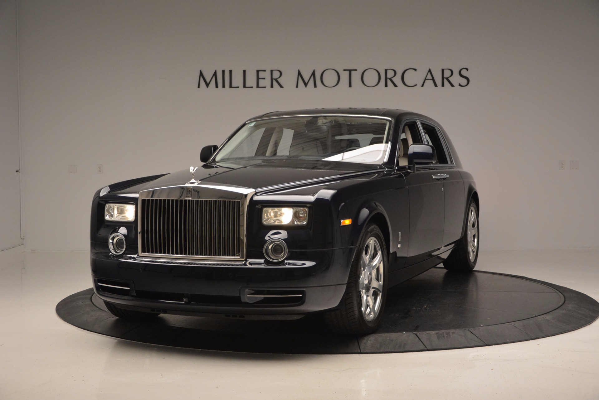 Used 2011 Rolls-Royce Phantom for sale Sold at Alfa Romeo of Greenwich in Greenwich CT 06830 1