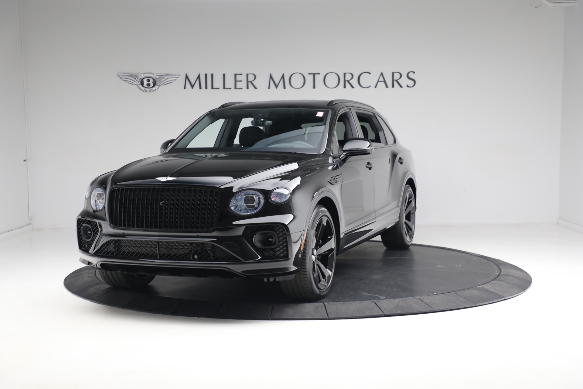 New 2023 Bentley Bentayga EWB V8 for sale $270,600 at Alfa Romeo of Greenwich in Greenwich CT 06830 1