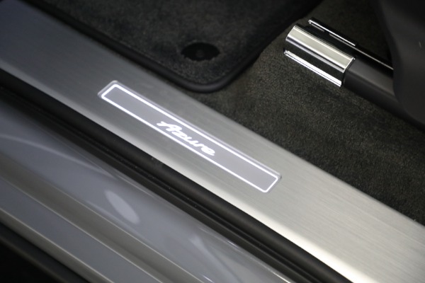 New 2023 Bentley Bentayga Azure V8 for sale $275,715 at Alfa Romeo of Greenwich in Greenwich CT 06830 20