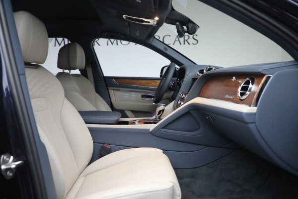 Used 2023 Bentley Bentayga EWB Azure V8 for sale $267,900 at Alfa Romeo of Greenwich in Greenwich CT 06830 22