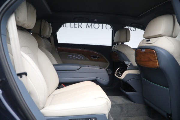 New 2023 Bentley Bentayga EWB Azure V8 for sale $251,900 at Alfa Romeo of Greenwich in Greenwich CT 06830 23