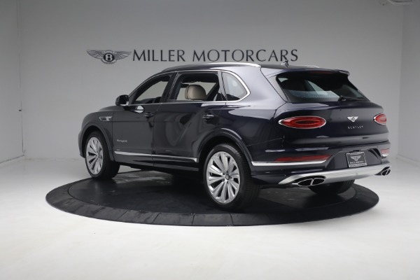 Used 2023 Bentley Bentayga EWB Azure V8 for sale $267,900 at Alfa Romeo of Greenwich in Greenwich CT 06830 5