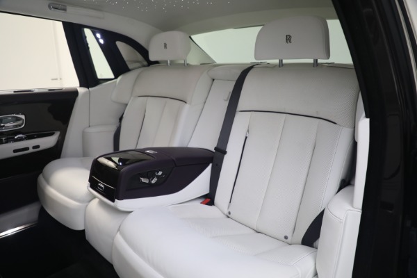 Used 2018 Rolls-Royce Phantom for sale Sold at Alfa Romeo of Greenwich in Greenwich CT 06830 10