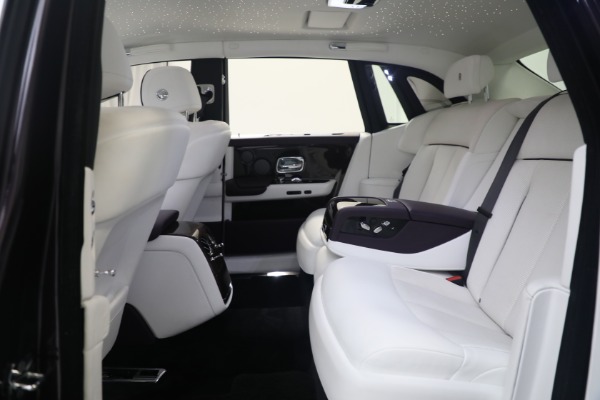 Used 2018 Rolls-Royce Phantom for sale $339,900 at Alfa Romeo of Greenwich in Greenwich CT 06830 11