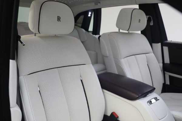 Used 2018 Rolls-Royce Phantom for sale Sold at Alfa Romeo of Greenwich in Greenwich CT 06830 15