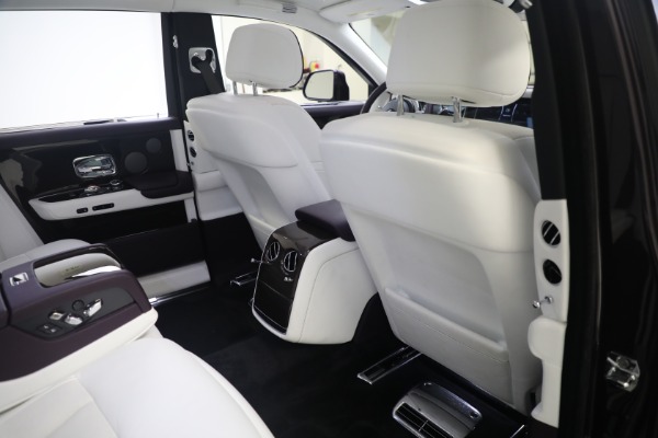 Used 2018 Rolls-Royce Phantom for sale $339,900 at Alfa Romeo of Greenwich in Greenwich CT 06830 16