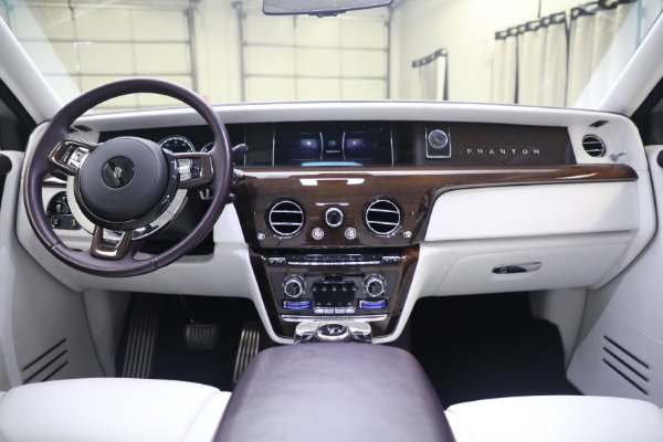 Used 2018 Rolls-Royce Phantom for sale $339,900 at Alfa Romeo of Greenwich in Greenwich CT 06830 4