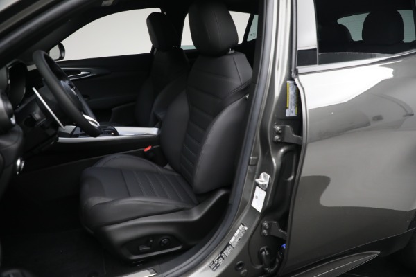 Used 2024 Alfa Romeo Tonale Hybrid Veloce for sale $26,900 at Alfa Romeo of Greenwich in Greenwich CT 06830 21
