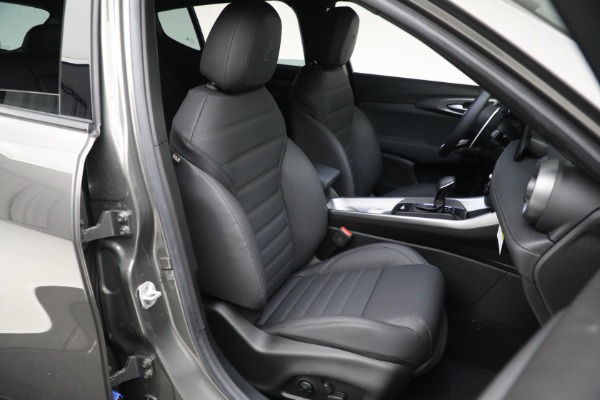 New 2024 Alfa Romeo Tonale Veloce for sale $55,300 at Alfa Romeo of Greenwich in Greenwich CT 06830 26