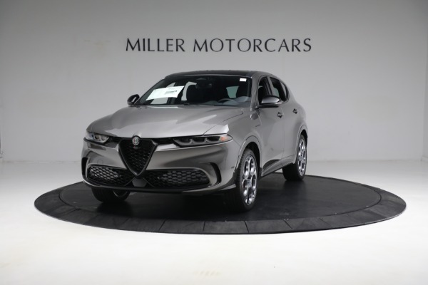 New 2024 Alfa Romeo Tonale Veloce for sale $55,300 at Alfa Romeo of Greenwich in Greenwich CT 06830 1