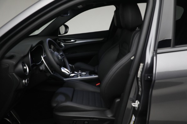 New 2024 Alfa Romeo Stelvio Veloce for sale $58,455 at Alfa Romeo of Greenwich in Greenwich CT 06830 17
