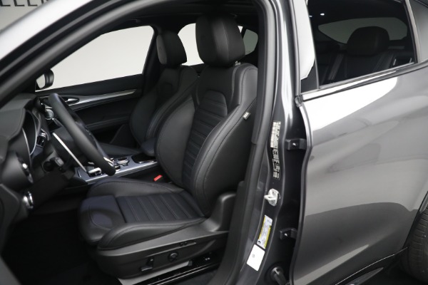 New 2024 Alfa Romeo Stelvio Veloce for sale $58,455 at Alfa Romeo of Greenwich in Greenwich CT 06830 18