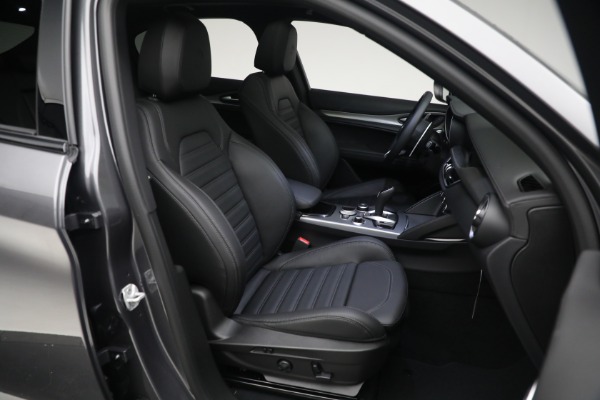 New 2024 Alfa Romeo Stelvio Veloce for sale $58,455 at Alfa Romeo of Greenwich in Greenwich CT 06830 23